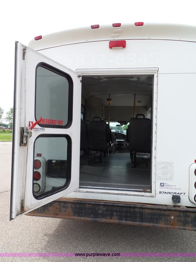image for item J4038 2007 Ford E350 Super Duty shuttle bus