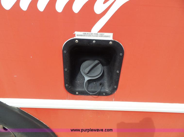 image for item J4038 2007 Ford E350 Super Duty shuttle bus