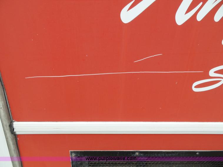 image for item J4038 2007 Ford E350 Super Duty shuttle bus