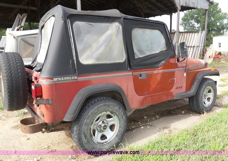 image for item J4040 1987 Jeep Wrangler SUV