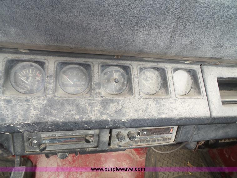 image for item J4040 1987 Jeep Wrangler SUV