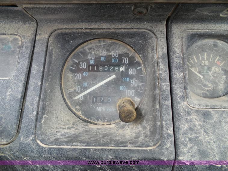 image for item J4040 1987 Jeep Wrangler SUV