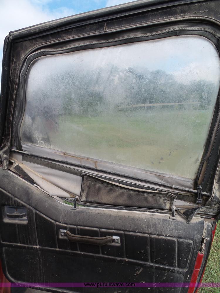 image for item J4040 1987 Jeep Wrangler SUV