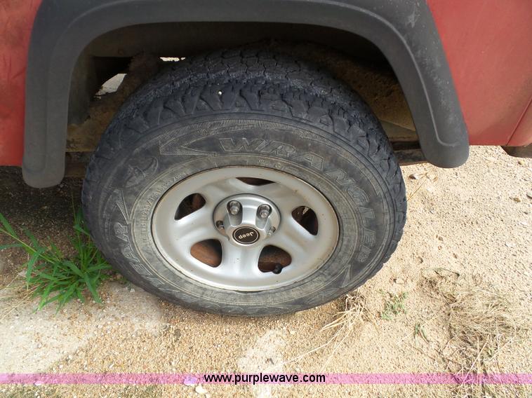 image for item J4040 1987 Jeep Wrangler SUV