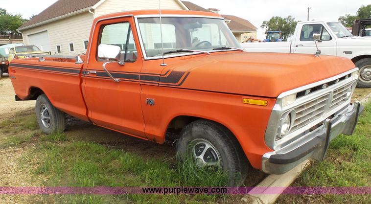 image for item J4042 1975 Ford F150 Custom pickup truck