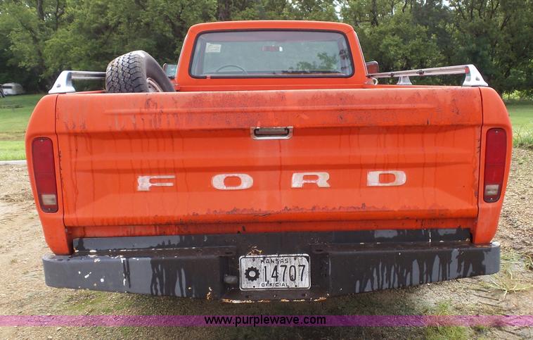 image for item J4042 1975 Ford F150 Custom pickup truck