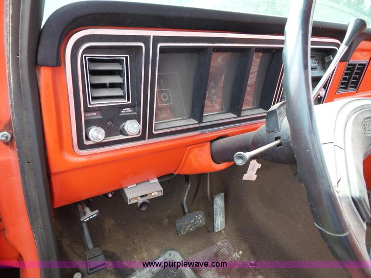 image for item J4042 1975 Ford F150 Custom pickup truck