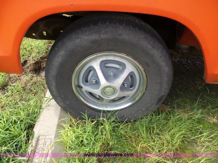 image for item J4042 1975 Ford F150 Custom pickup truck