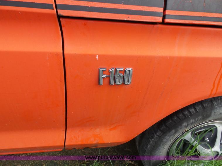 image for item J4042 1975 Ford F150 Custom pickup truck
