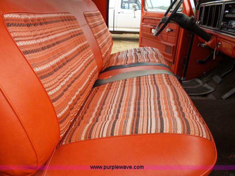 image for item J4042 1975 Ford F150 Custom pickup truck