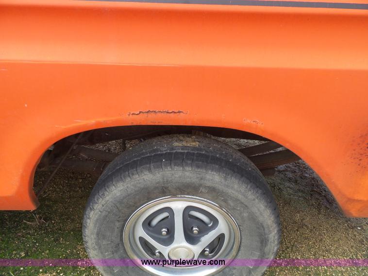 image for item J4042 1975 Ford F150 Custom pickup truck