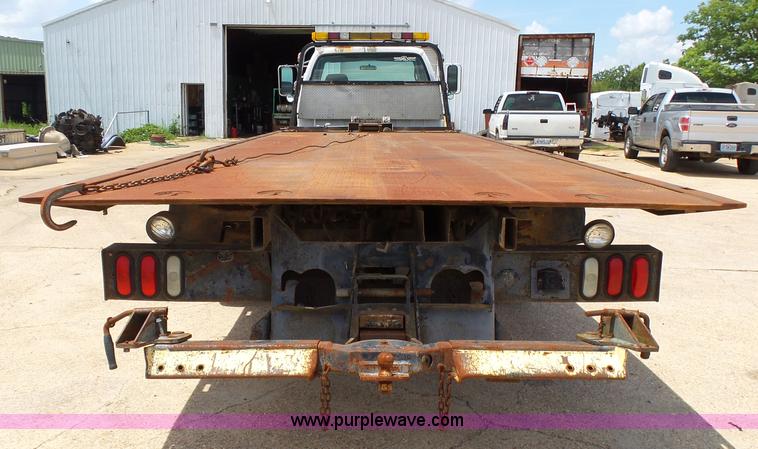 image for item K1184 2001 Ford F650 rollback truck