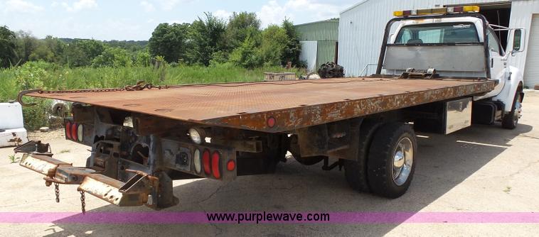 image for item K1184 2001 Ford F650 rollback truck