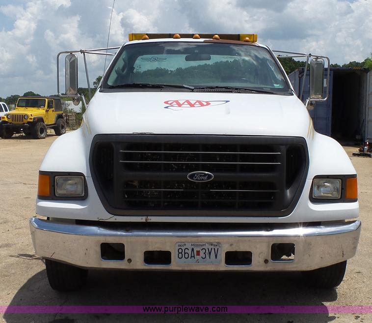 image for item K1184 2001 Ford F650 rollback truck