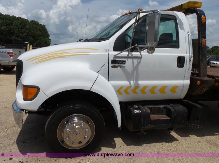image for item K1184 2001 Ford F650 rollback truck