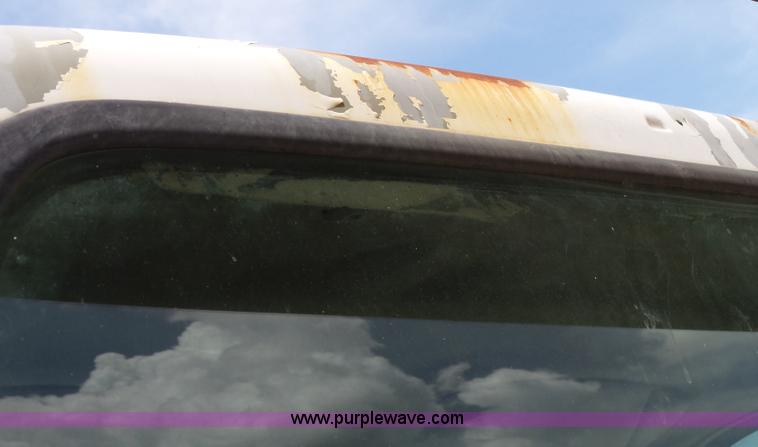 image for item K1184 2001 Ford F650 rollback truck