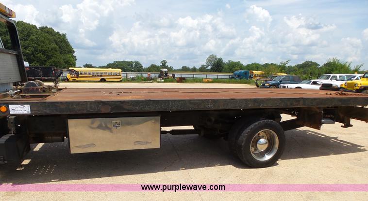 image for item K1184 2001 Ford F650 rollback truck
