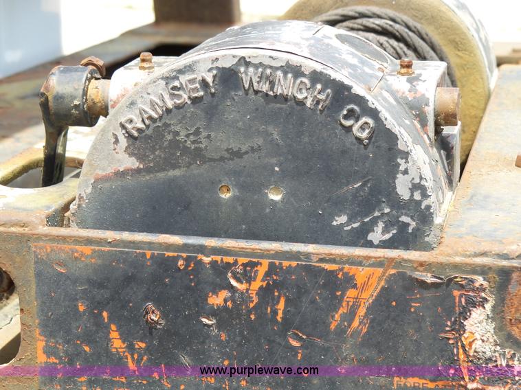 image for item K1184 2001 Ford F650 rollback truck