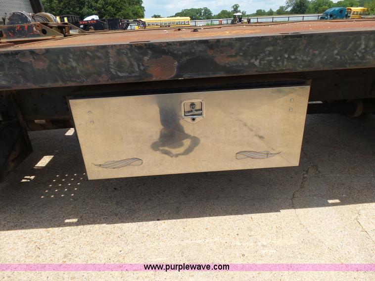 image for item K1184 2001 Ford F650 rollback truck