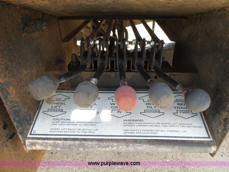 image for item K1184 2001 Ford F650 rollback truck