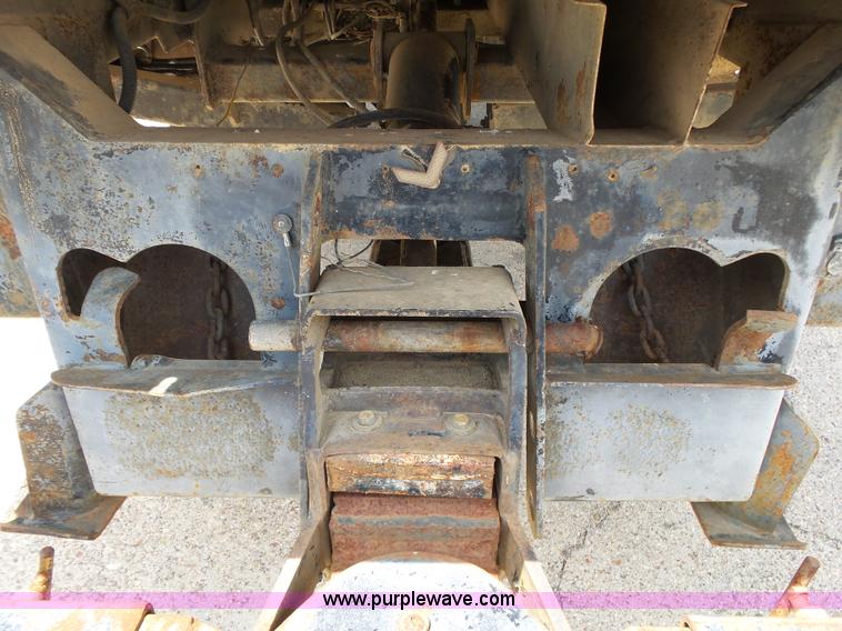 image for item K1184 2001 Ford F650 rollback truck