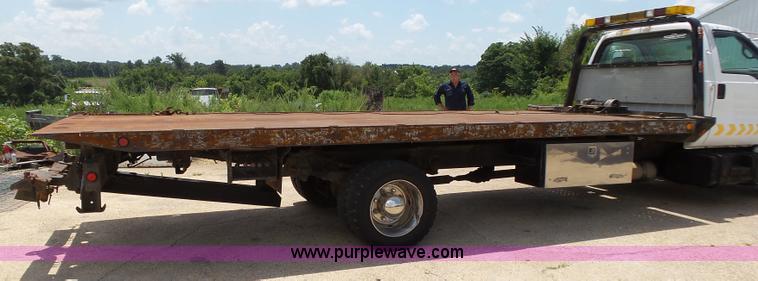 image for item K1184 2001 Ford F650 rollback truck