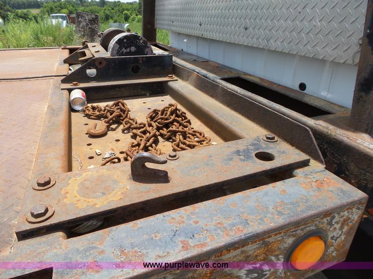 image for item K1184 2001 Ford F650 rollback truck