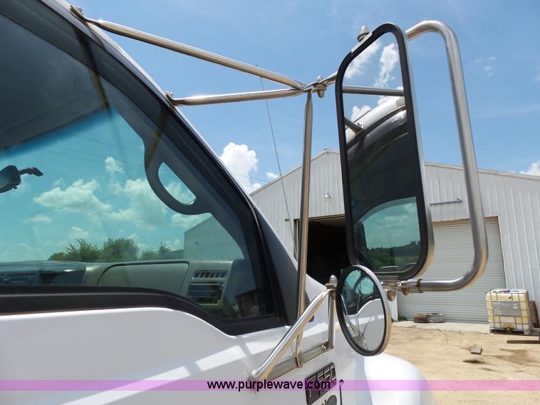 image for item K1184 2001 Ford F650 rollback truck