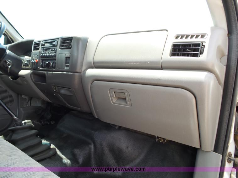 image for item K1184 2001 Ford F650 rollback truck