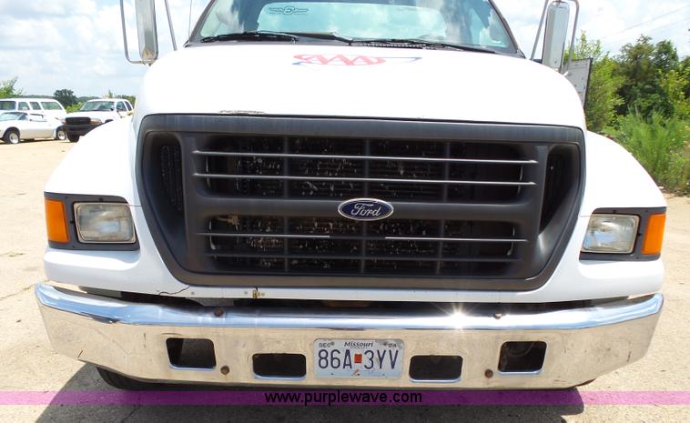 image for item K1184 2001 Ford F650 rollback truck