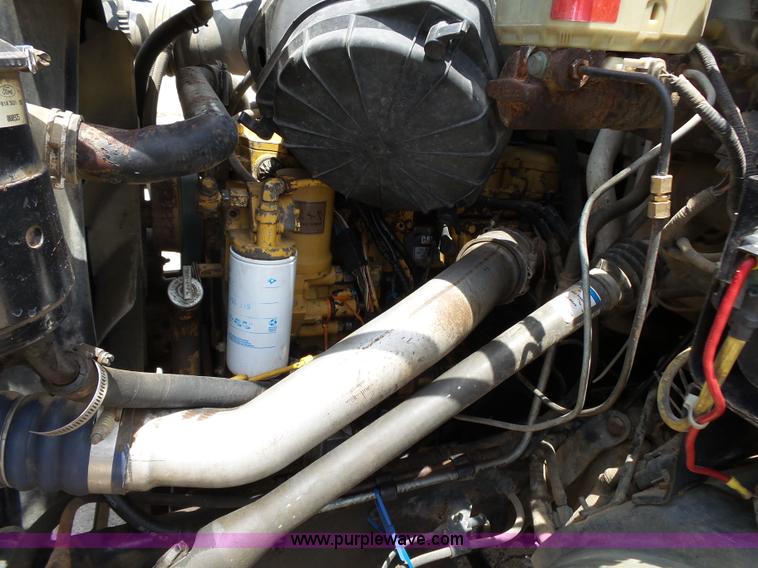 image for item K1184 2001 Ford F650 rollback truck