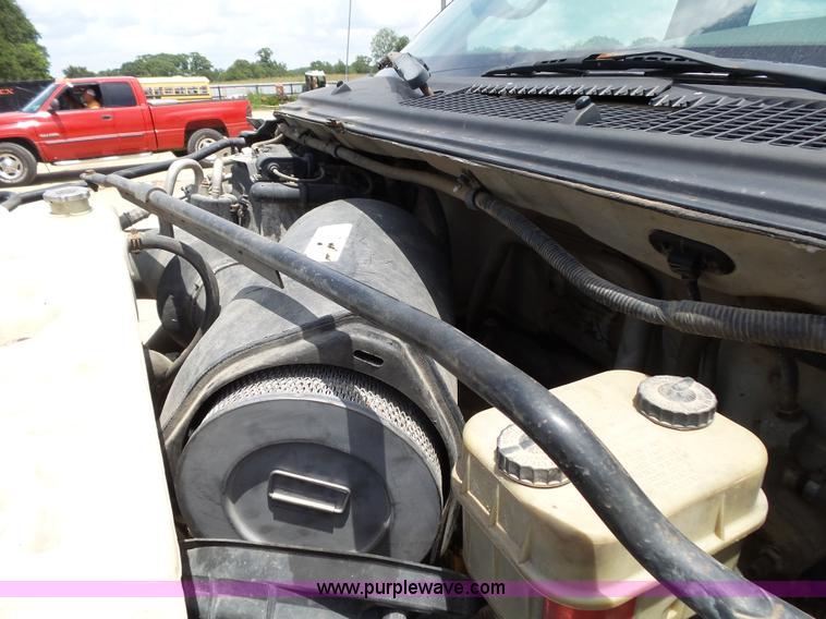 image for item K1184 2001 Ford F650 rollback truck