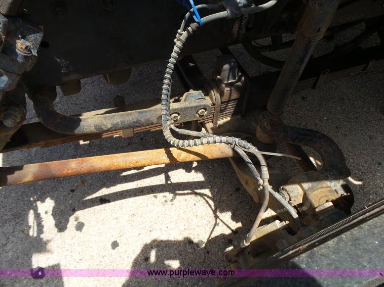 image for item K1184 2001 Ford F650 rollback truck