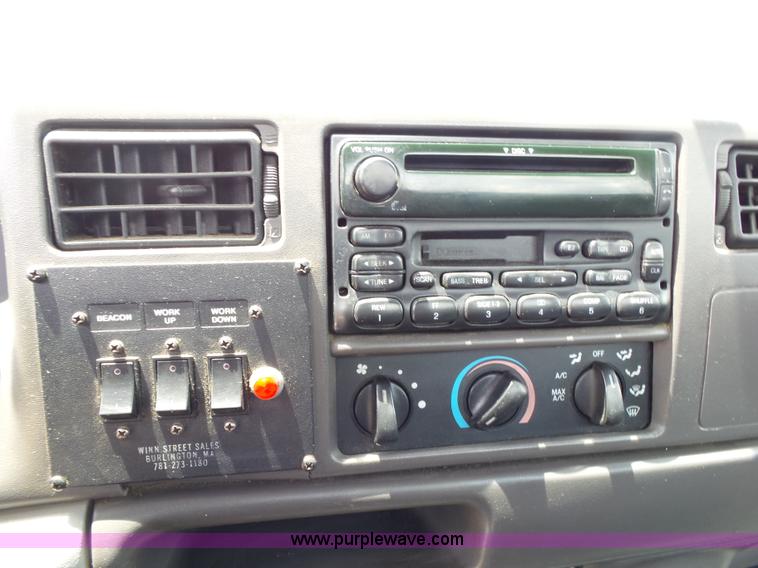 image for item K1184 2001 Ford F650 rollback truck