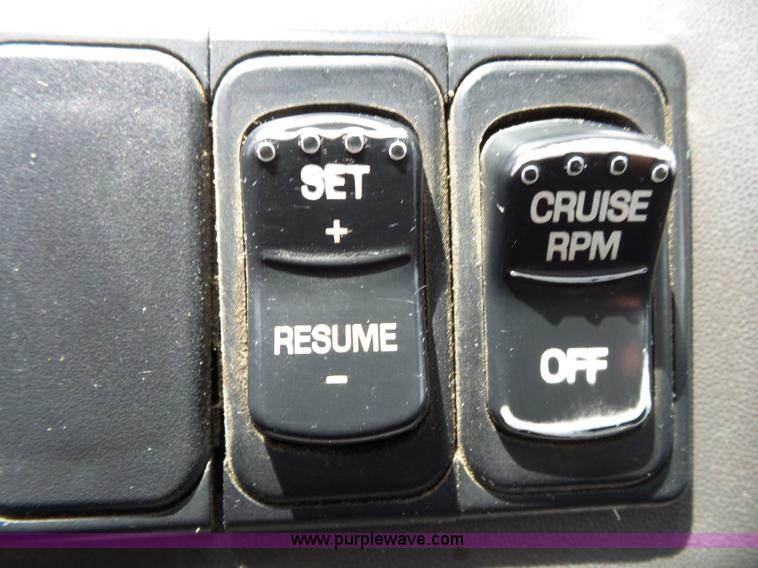 image for item K1184 2001 Ford F650 rollback truck