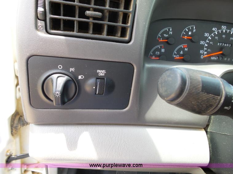 image for item K1184 2001 Ford F650 rollback truck