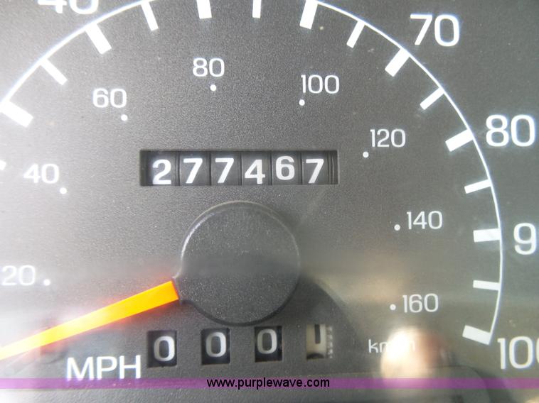 image for item K1184 2001 Ford F650 rollback truck