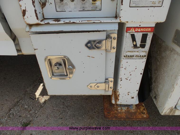 image for item K1185 1997 Ford F450 Super Duty service truck with crane