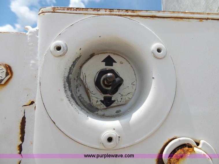 image for item K1185 1997 Ford F450 Super Duty service truck with crane