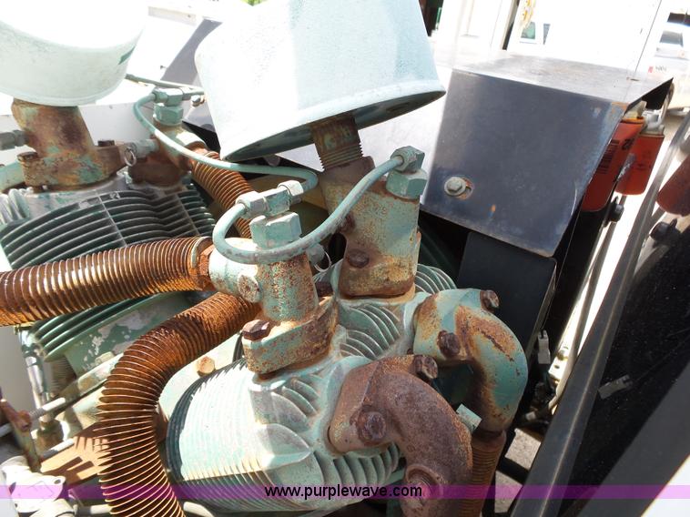 image for item K1185 1997 Ford F450 Super Duty service truck with crane