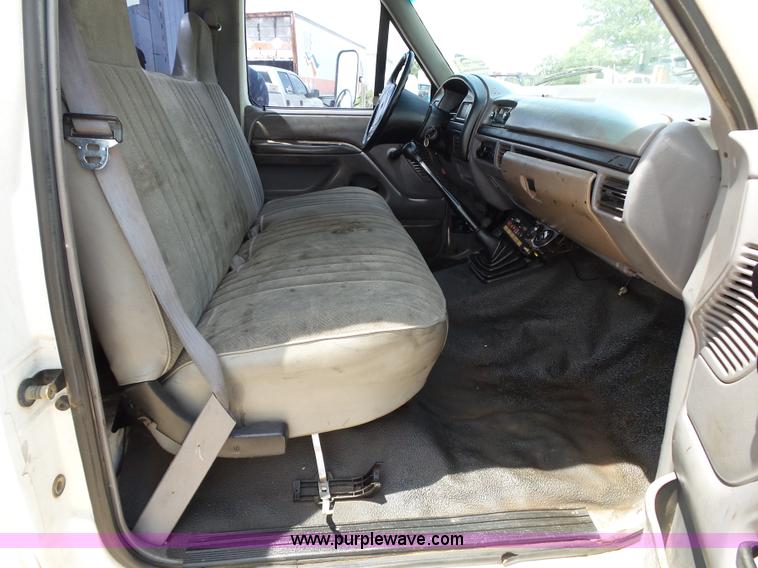 image for item K1185 1997 Ford F450 Super Duty service truck with crane