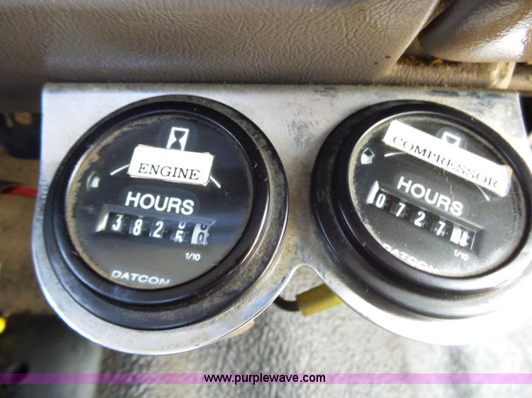 image for item K1185 1997 Ford F450 Super Duty service truck with crane