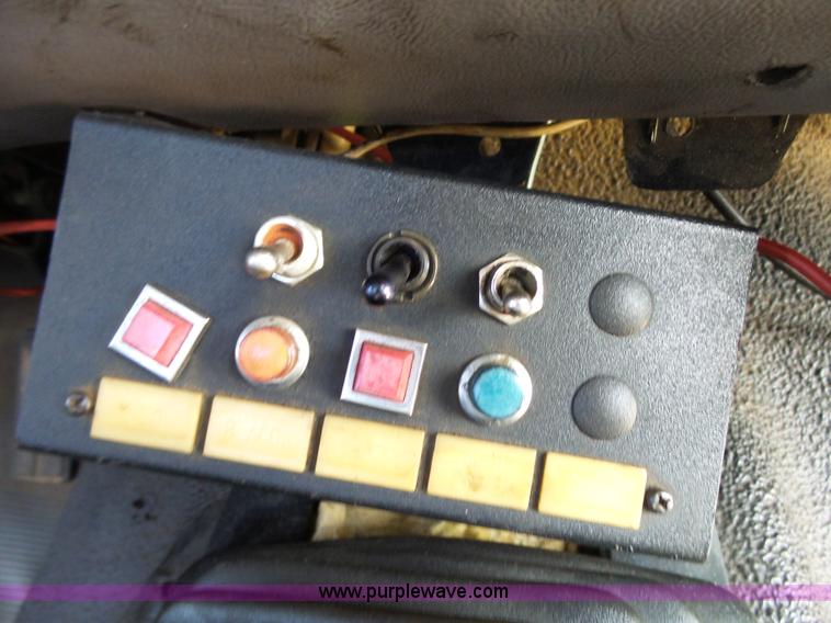 image for item K1185 1997 Ford F450 Super Duty service truck with crane