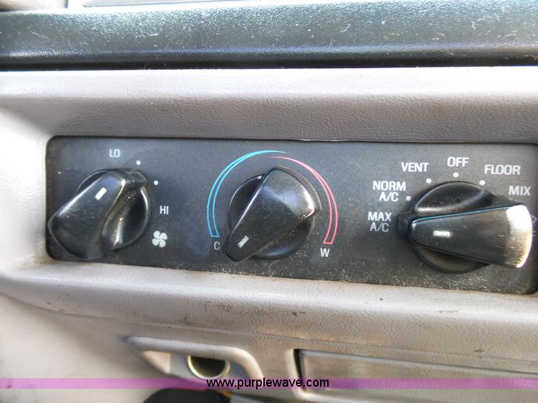 image for item K1185 1997 Ford F450 Super Duty service truck with crane