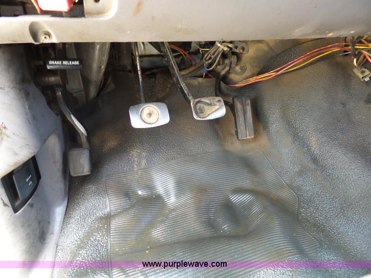 image for item K1185 1997 Ford F450 Super Duty service truck with crane