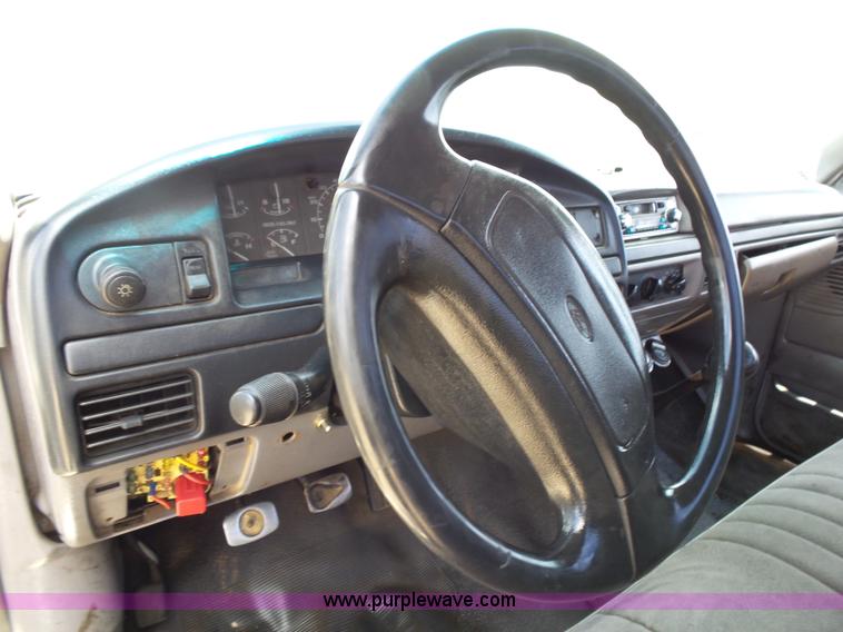 image for item K1185 1997 Ford F450 Super Duty service truck with crane