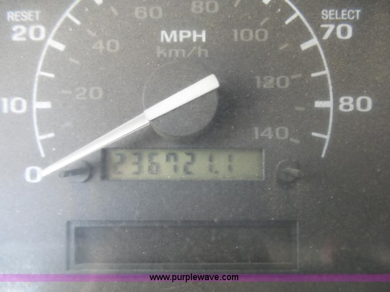 image for item K1185 1997 Ford F450 Super Duty service truck with crane