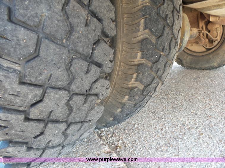 image for item K1185 1997 Ford F450 Super Duty service truck with crane