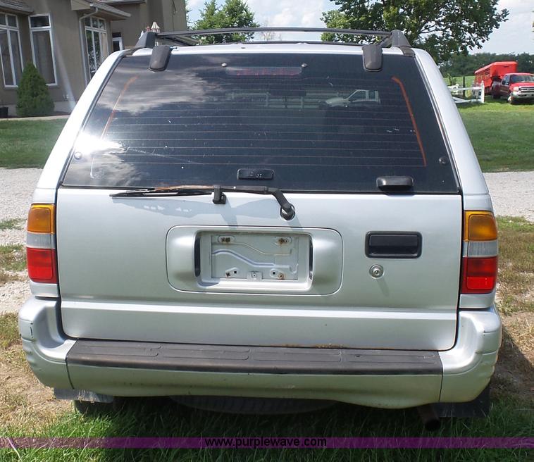 image for item K1703 1998 Isuzu Rodeo