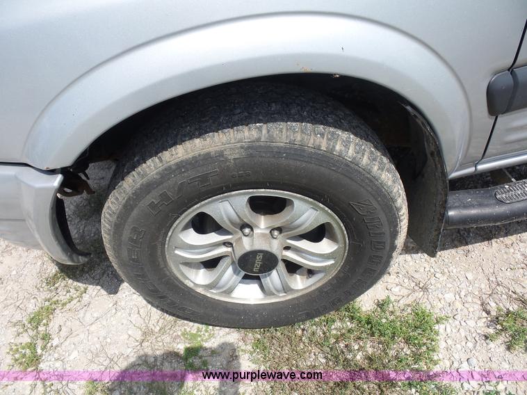 image for item K1703 1998 Isuzu Rodeo